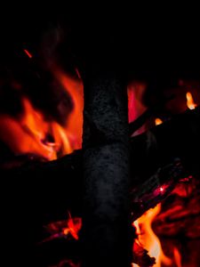 Preview wallpaper bonfire, fire, wood, heat, dark