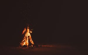 Preview wallpaper bonfire, firewood, night, flame