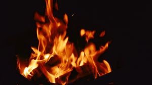 Preview wallpaper bonfire, flame, fire, firewood, night