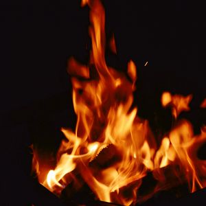 Preview wallpaper bonfire, flame, fire, firewood, night