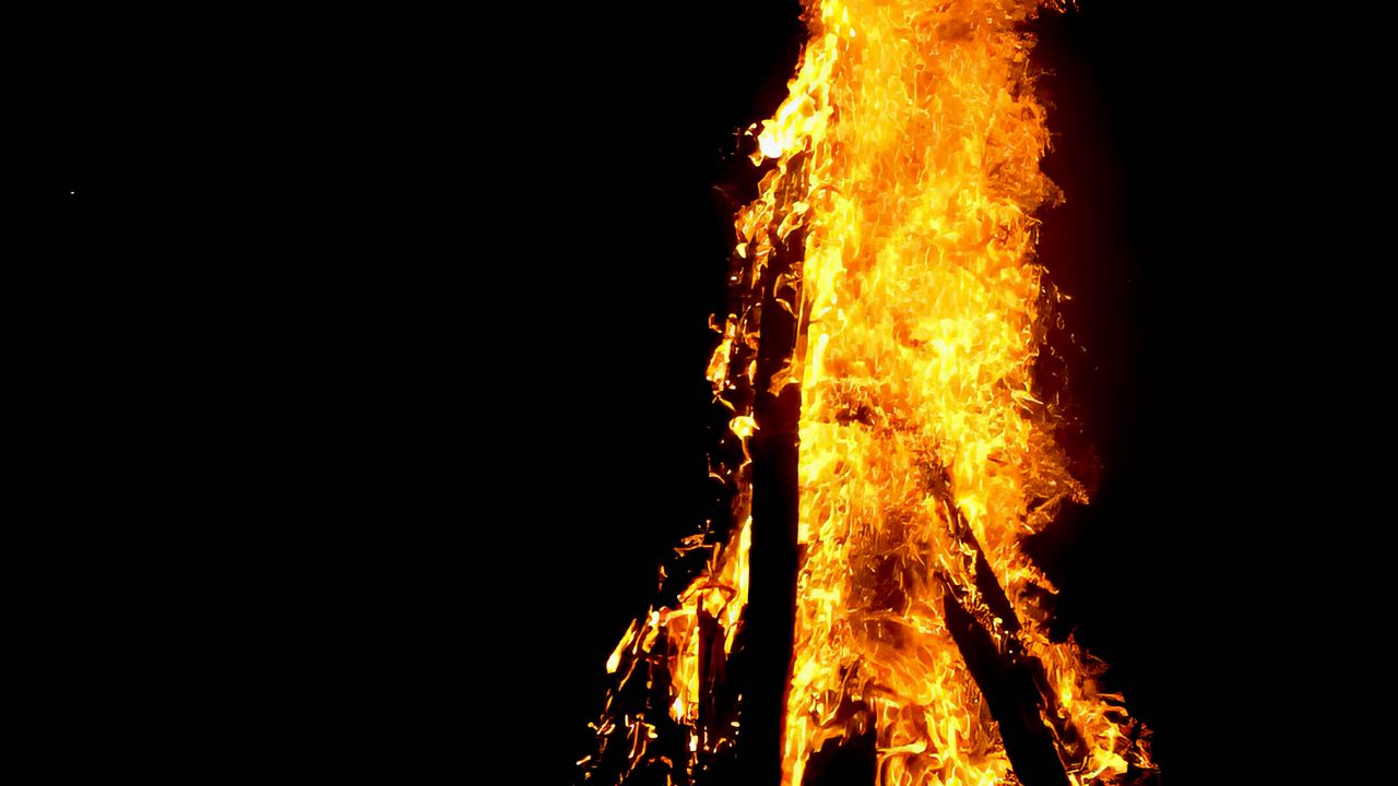 Wallpaper bonfire, flame, fire, night, dark
