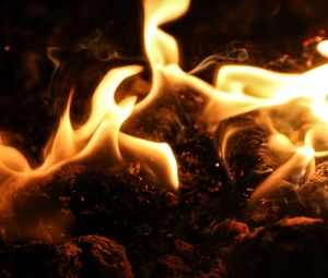 Preview wallpaper bonfire, flame, fire
