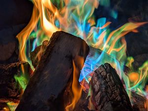 Preview wallpaper bonfire, flame, fire, logs, coals