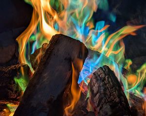 Preview wallpaper bonfire, flame, fire, logs, coals