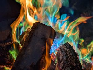 Preview wallpaper bonfire, flame, fire, logs, dark