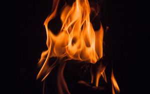 Preview wallpaper bonfire, flame, fire, dark, firewood, shroud, darkness