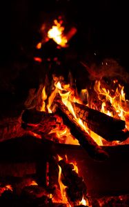Preview wallpaper bonfire, flame, fire, dark