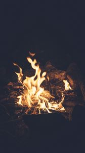 Preview wallpaper bonfire, flame, fire, dark, night