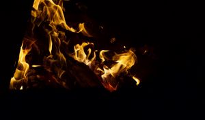 Preview wallpaper bonfire, flame, fire, black, night, dark