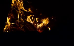 Preview wallpaper bonfire, flame, fire, black, night, dark