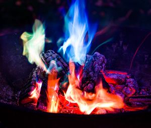 Preview wallpaper bonfire, flame, fire, night, camping