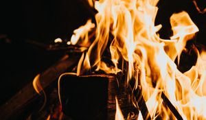 Preview wallpaper bonfire, flame, fire, wood, burn