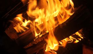 Preview wallpaper bonfire, flame, fire, logs, wood