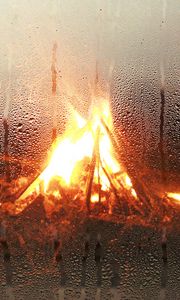 Preview wallpaper bonfire, flame, glass, drops, water