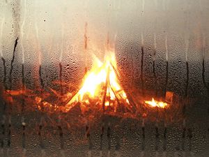 Preview wallpaper bonfire, flame, glass, drops, water