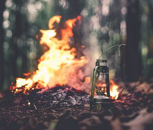 Preview wallpaper bonfire, lamp, camping, blur