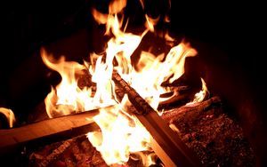 Preview wallpaper bonfire, logs, fire, flame, night, dark