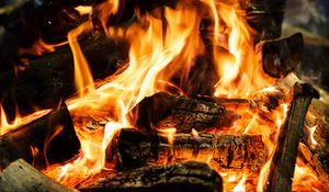 Preview wallpaper bonfire, logs, fire, flame, twilight, dark
