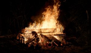 Preview wallpaper bonfire, logs, flame, dark