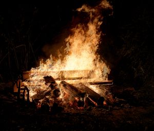 Preview wallpaper bonfire, logs, flame, dark