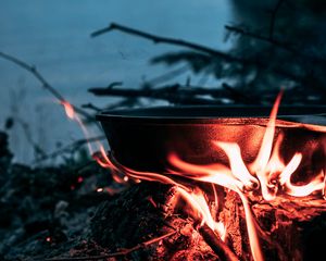 Preview wallpaper bonfire, pan, fire, camping