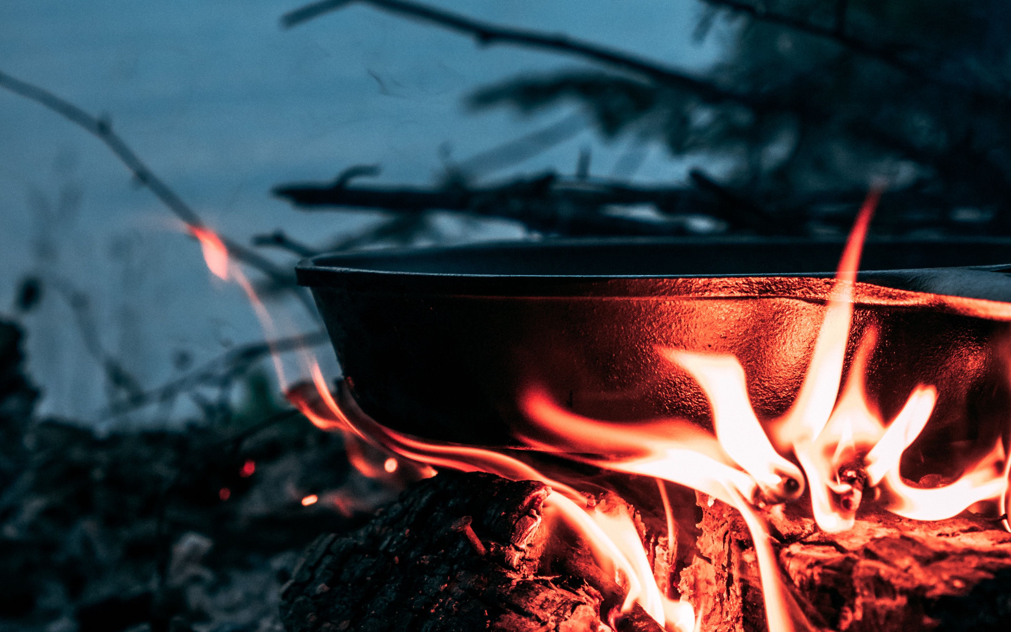 Download wallpaper 3840x2400 bonfire, pan, fire, camping 4k ultra hd 16