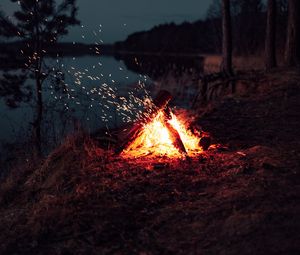 Preview wallpaper bonfire, sparks, night, camping