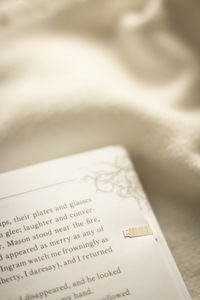 Preview wallpaper book, light coloured, letters, words