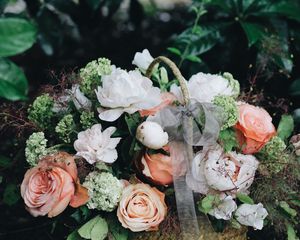 Preview wallpaper bouquet, basket, flowers, composition