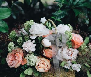 Preview wallpaper bouquet, basket, flowers, composition