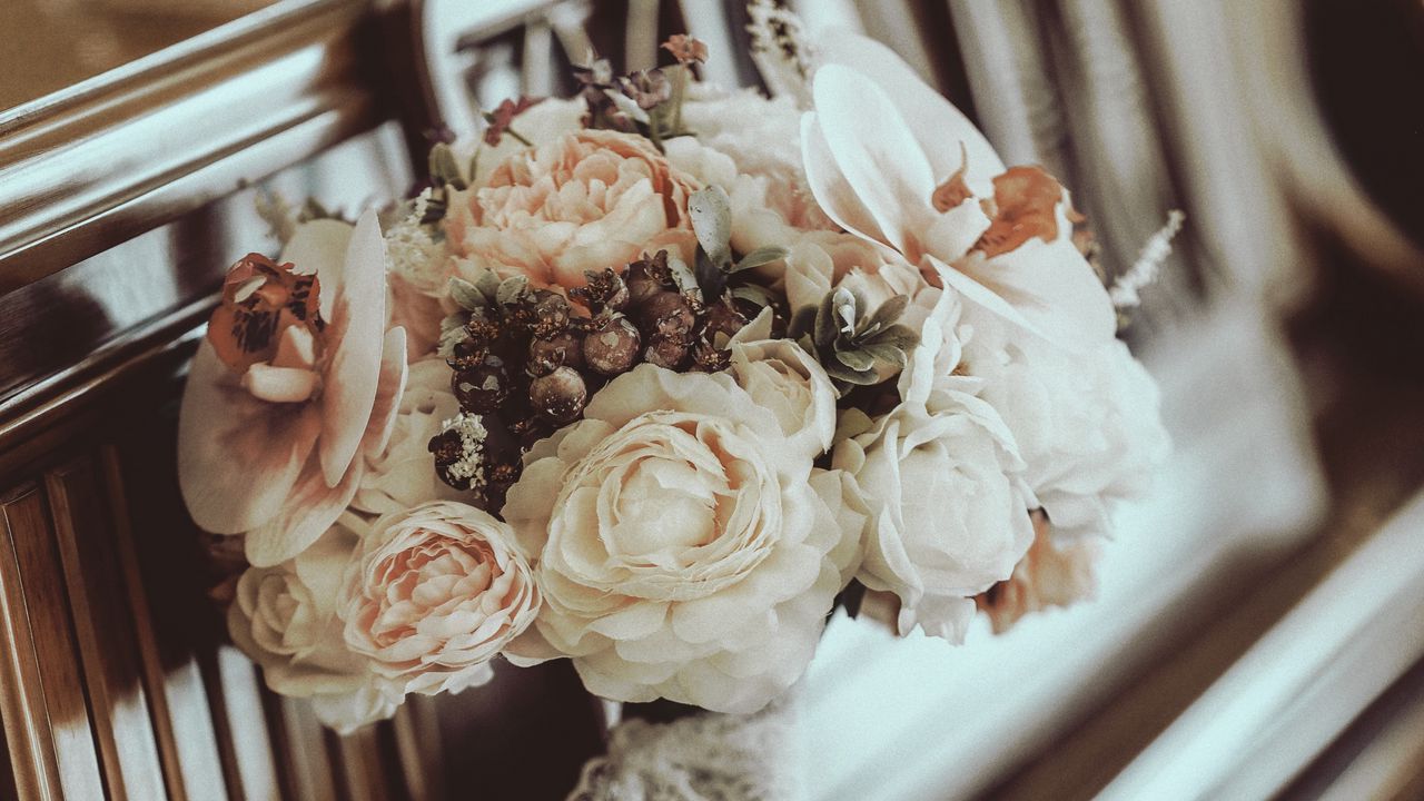 Wallpaper bouquet, flowers, composition, piano