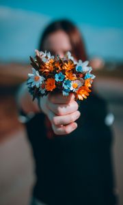 Preview wallpaper bouquet, flowers, hand, girl