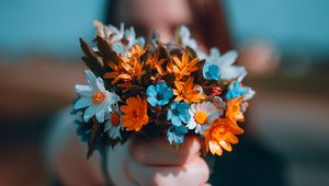 Preview wallpaper bouquet, flowers, hand, girl