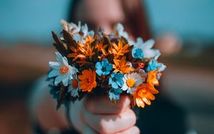 Preview wallpaper bouquet, flowers, hand, girl