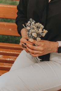 Preview wallpaper bouquet, flowers, hands, ring, girl