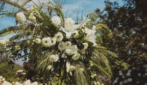 Preview wallpaper bouquet, flowers, leaves, white, green