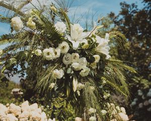 Preview wallpaper bouquet, flowers, leaves, white, green