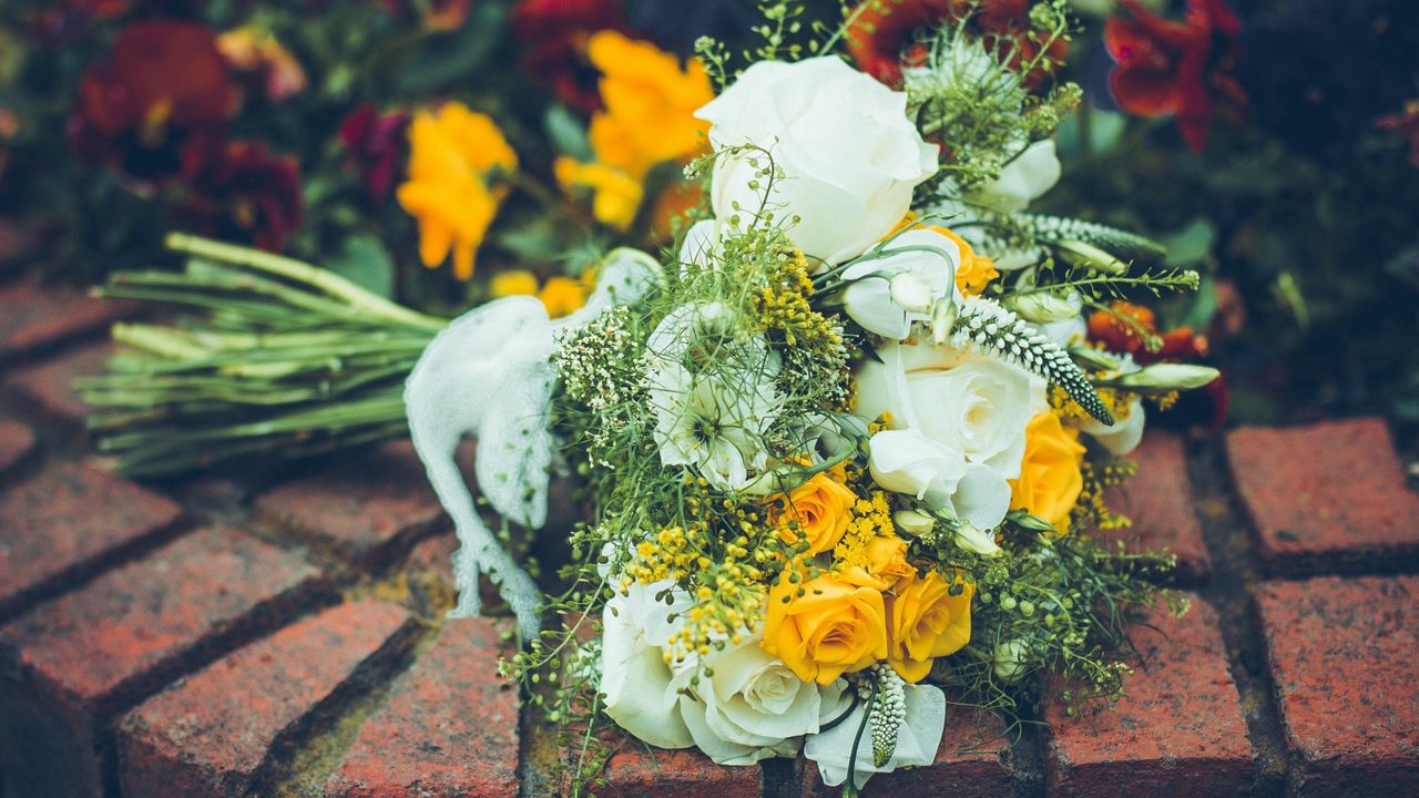 Wallpaper bouquet, flowers, roses, petals, composition