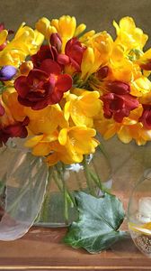 Preview wallpaper bouquet, flowers, vase, water