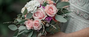 Preview wallpaper bouquet, flowers, wedding, dress, outfit