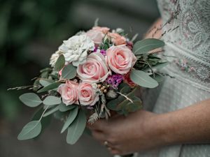 Preview wallpaper bouquet, flowers, wedding, dress, outfit