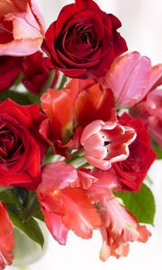 Preview wallpaper bouquet, red, pink, vase