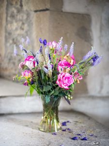 Preview wallpaper bouquet, rose, lavender, flowers, vase