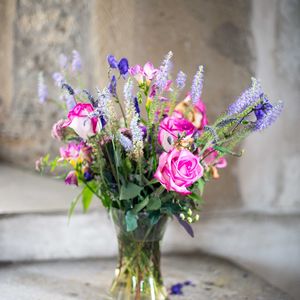 Preview wallpaper bouquet, rose, lavender, flowers, vase