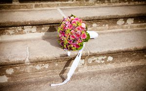 Preview wallpaper bouquet, wedding, stairs