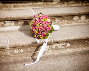 Preview wallpaper bouquet, wedding, stairs