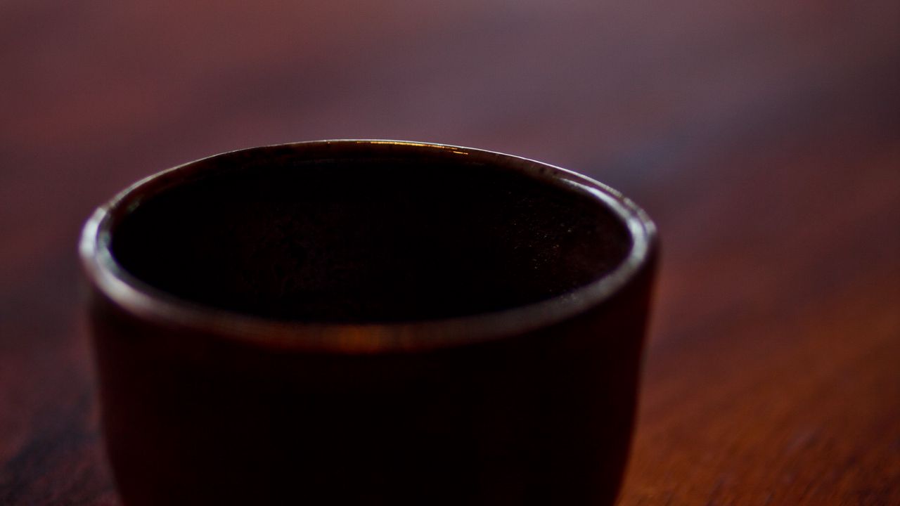 Wallpaper bowl, table, shadow, blur