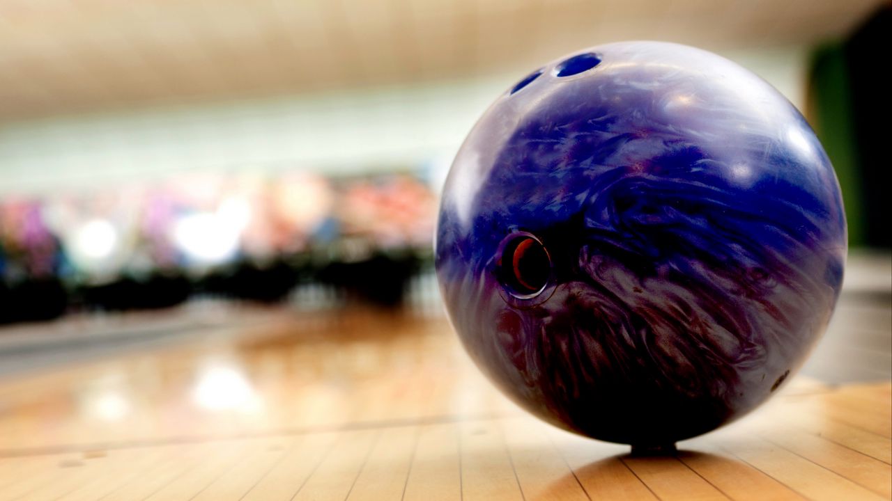 Wallpaper bowling, ball, blurred background
