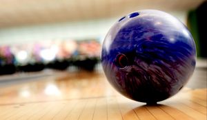 Preview wallpaper bowling, ball, blurred background