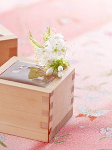 Preview wallpaper box, flower, souvenir